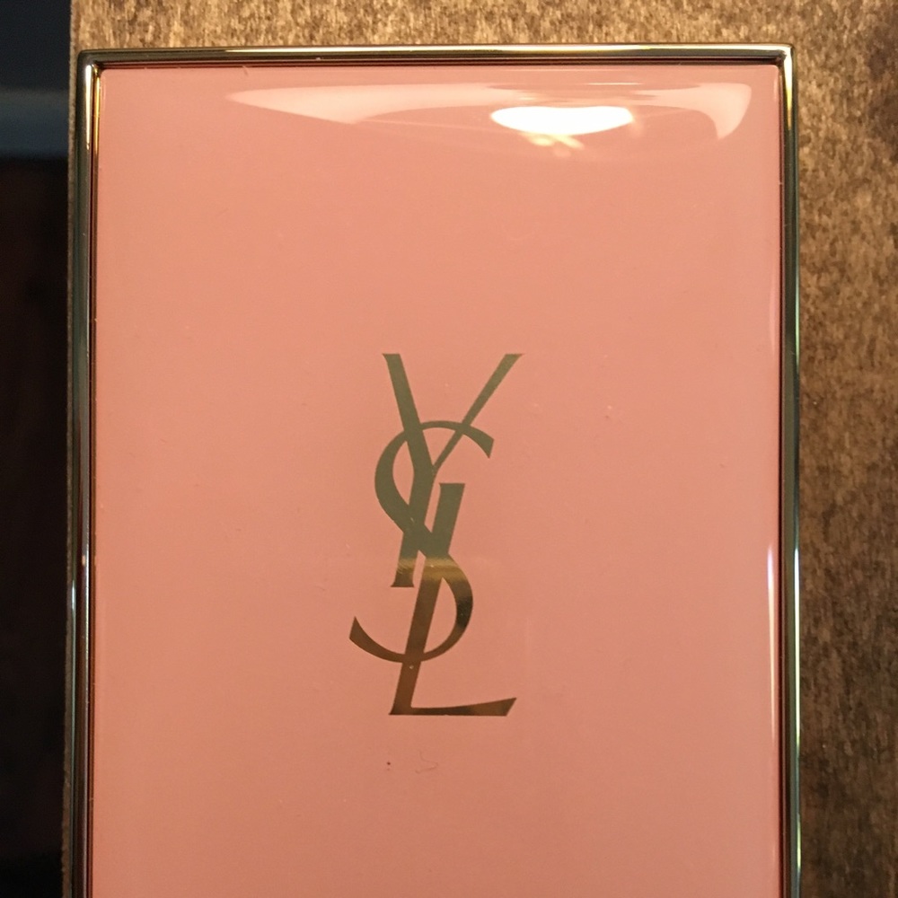 'Touche Éclat' Blur Perfector